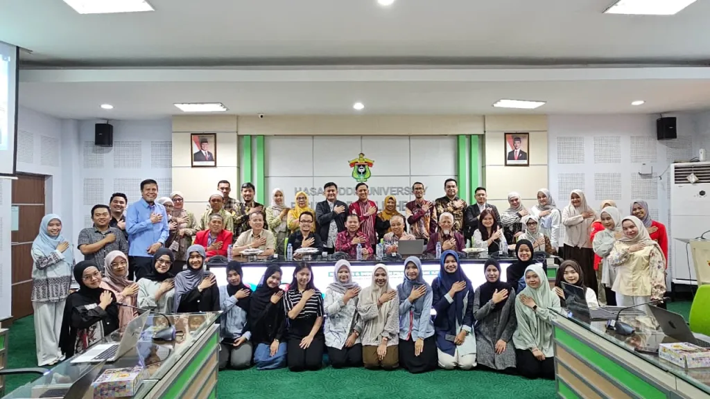 Peserta seminar berkomitmen memperkuat layanan kesehatan primer berbasis bukti demi Indonesia Timur lebih sehat. (Foto: Dok. Pribadi)